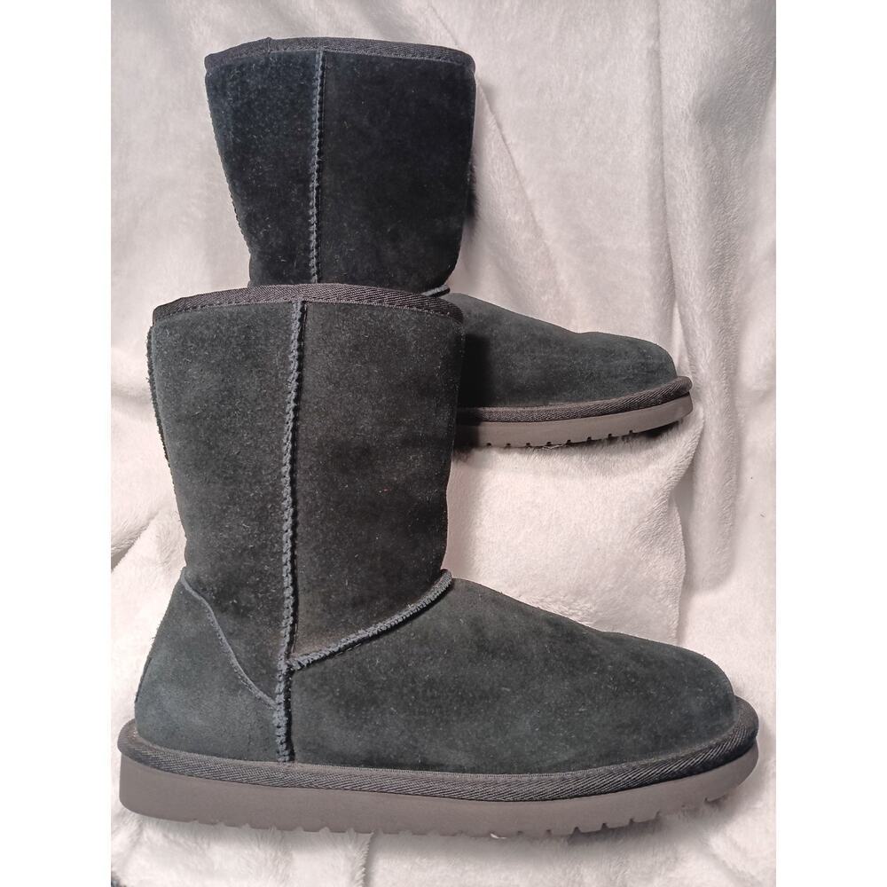 Koolaburra by UGG Classic Short Black Suede Boots Women’s 8 Winter Cozy
